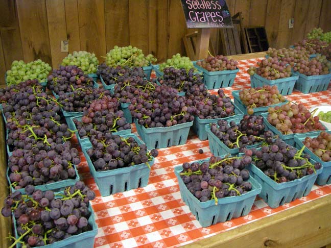 homegrown seedless grapes