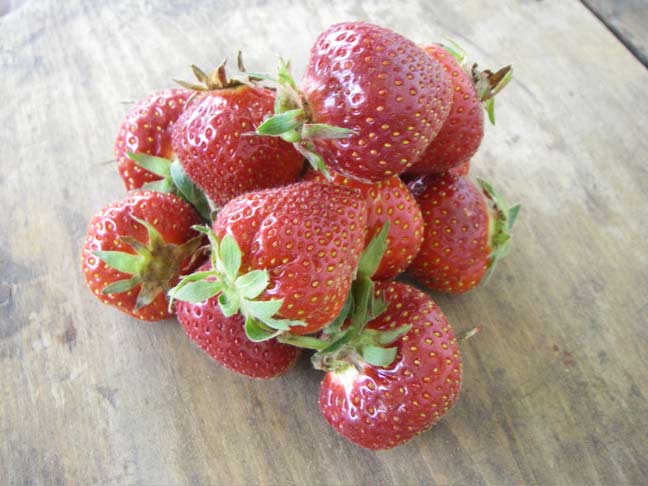 pile of strawberries