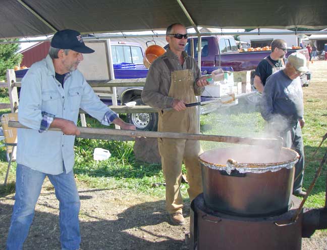 Hockenbery Apple Butter demonstration